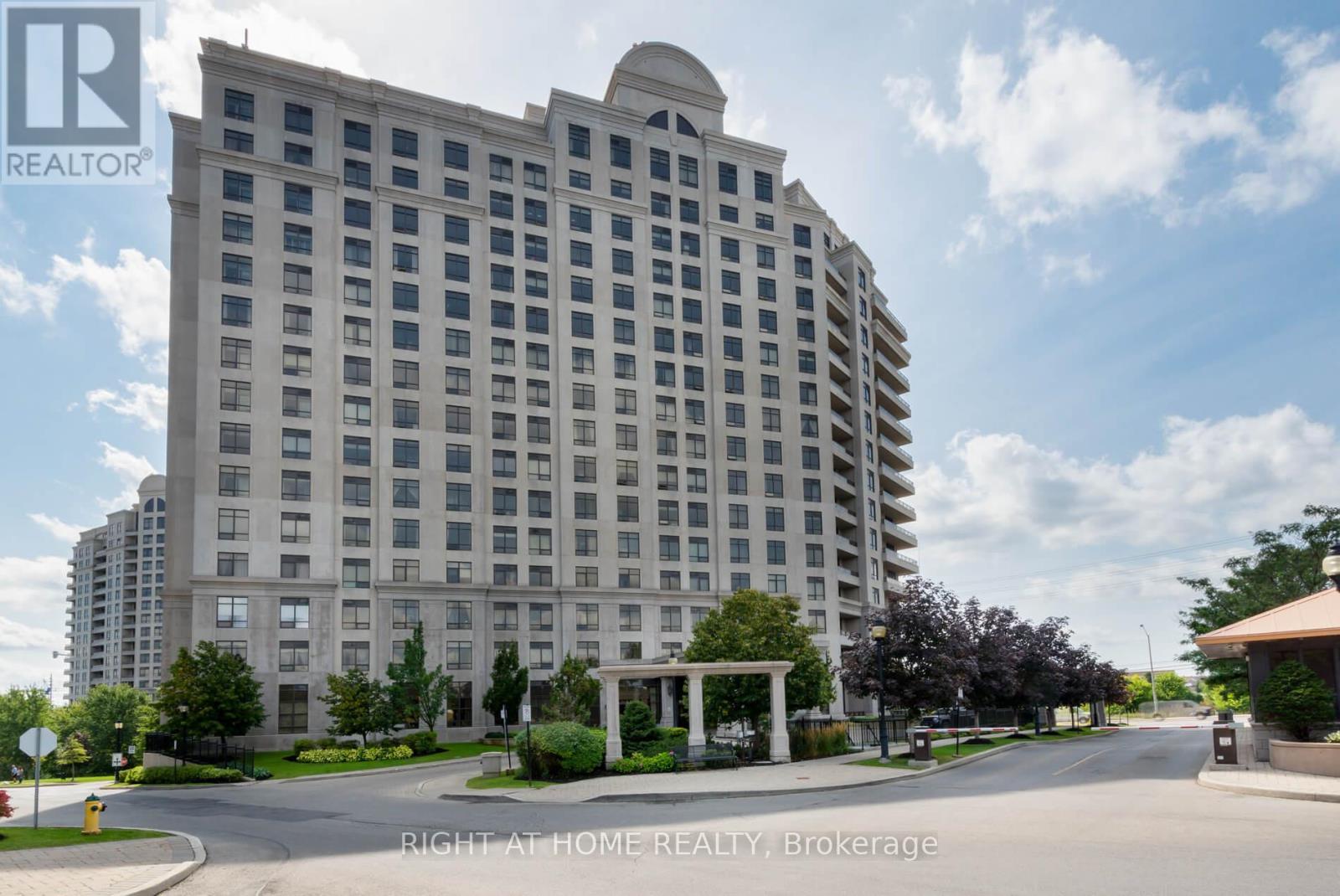 1012 - 9235 Jane Street, Vaughan, Ontario  L6A 0J8 - Photo 5 - N12565306