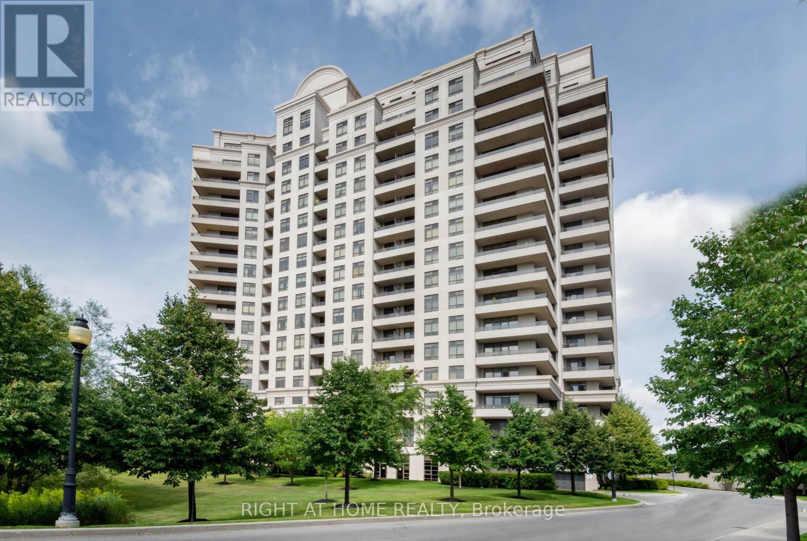 1012 - 9235 Jane Street, Vaughan, Ontario  L6A 0J8 - Photo 3 - N12565306