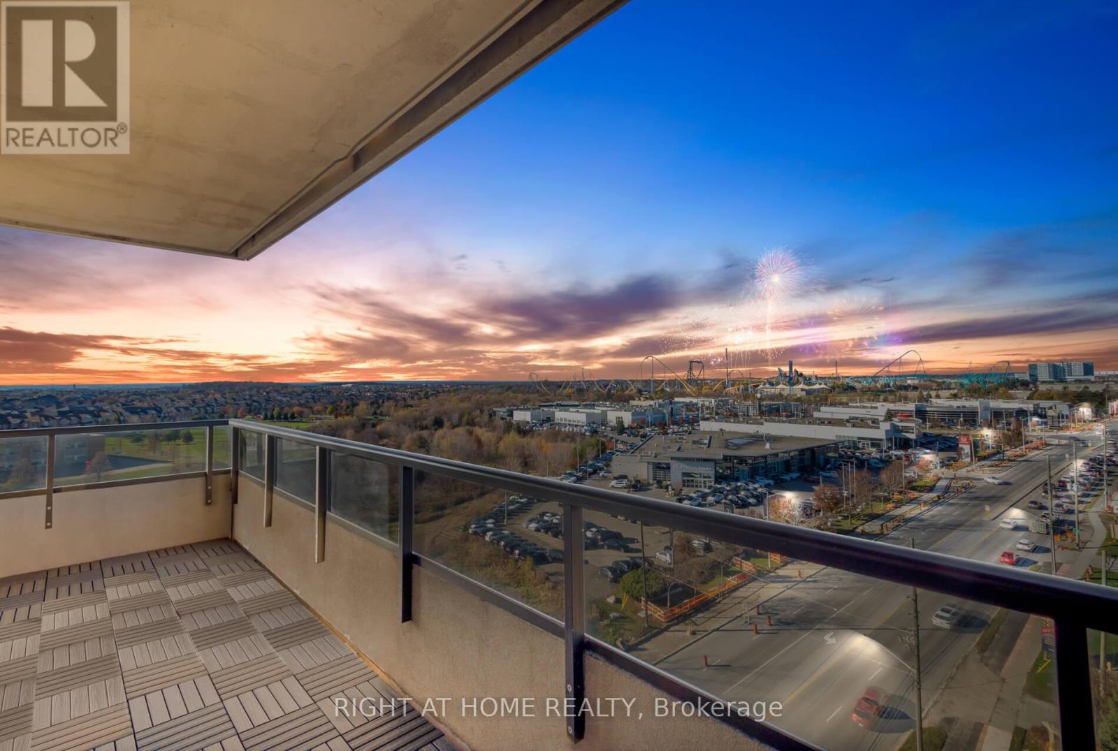 1012 - 9235 Jane Street, Vaughan, Ontario  L6A 0J8 - Photo 2 - N12565306