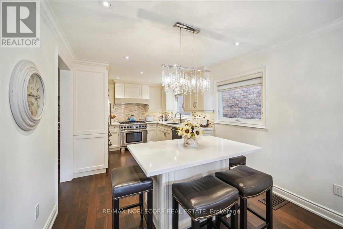 31 Mountfield Crescent, Vaughan, Ontario  L4J 7E9 - Photo 11 - N12567522