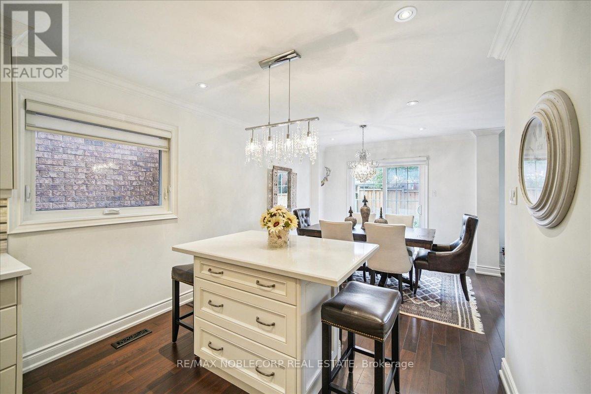 31 Mountfield Crescent, Vaughan, Ontario  L4J 7E9 - Photo 12 - N12567522