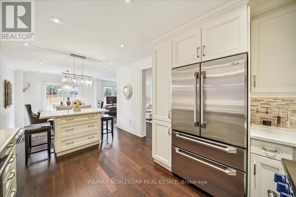 31 Mountfield Crescent, Vaughan, Ontario  L4J 7E9 - Photo 15 - N12567522