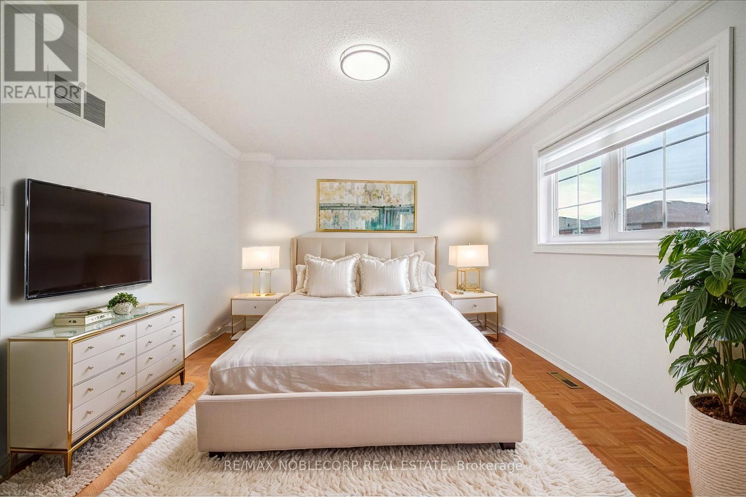 31 Mountfield Crescent, Vaughan, Ontario  L4J 7E9 - Photo 17 - N12567522