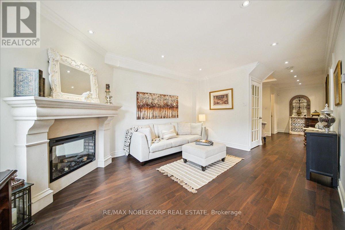 31 Mountfield Crescent, Vaughan, Ontario  L4J 7E9 - Photo 8 - N12567522