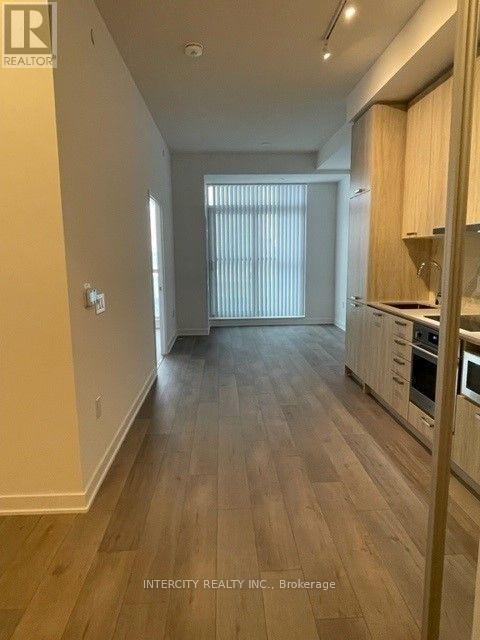 519 - 38 Honeycrisp Crescent, Vaughan, Ontario  L4K 0M8 - Photo 3 - N12567640