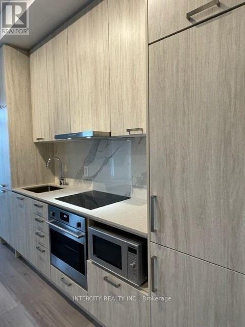 519 - 38 Honeycrisp Crescent, Vaughan, Ontario  L4K 0M8 - Photo 4 - N12567640