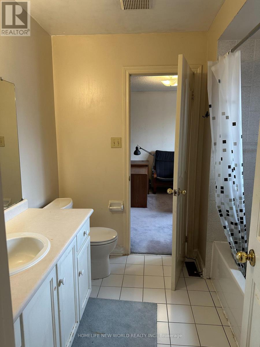 19 Leno Mills Avenue, Richmond Hill, Ontario  L4S 1J3 - Photo 17 - N12567670