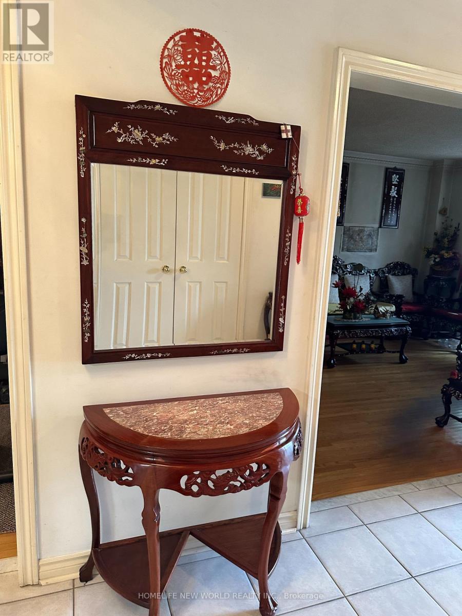 19 Leno Mills Avenue, Richmond Hill, Ontario  L4S 1J3 - Photo 6 - N12567670