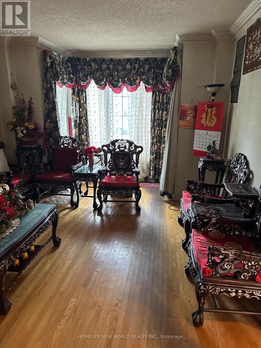 19 Leno Mills Avenue, Richmond Hill, Ontario  L4S 1J3 - Photo 7 - N12567670