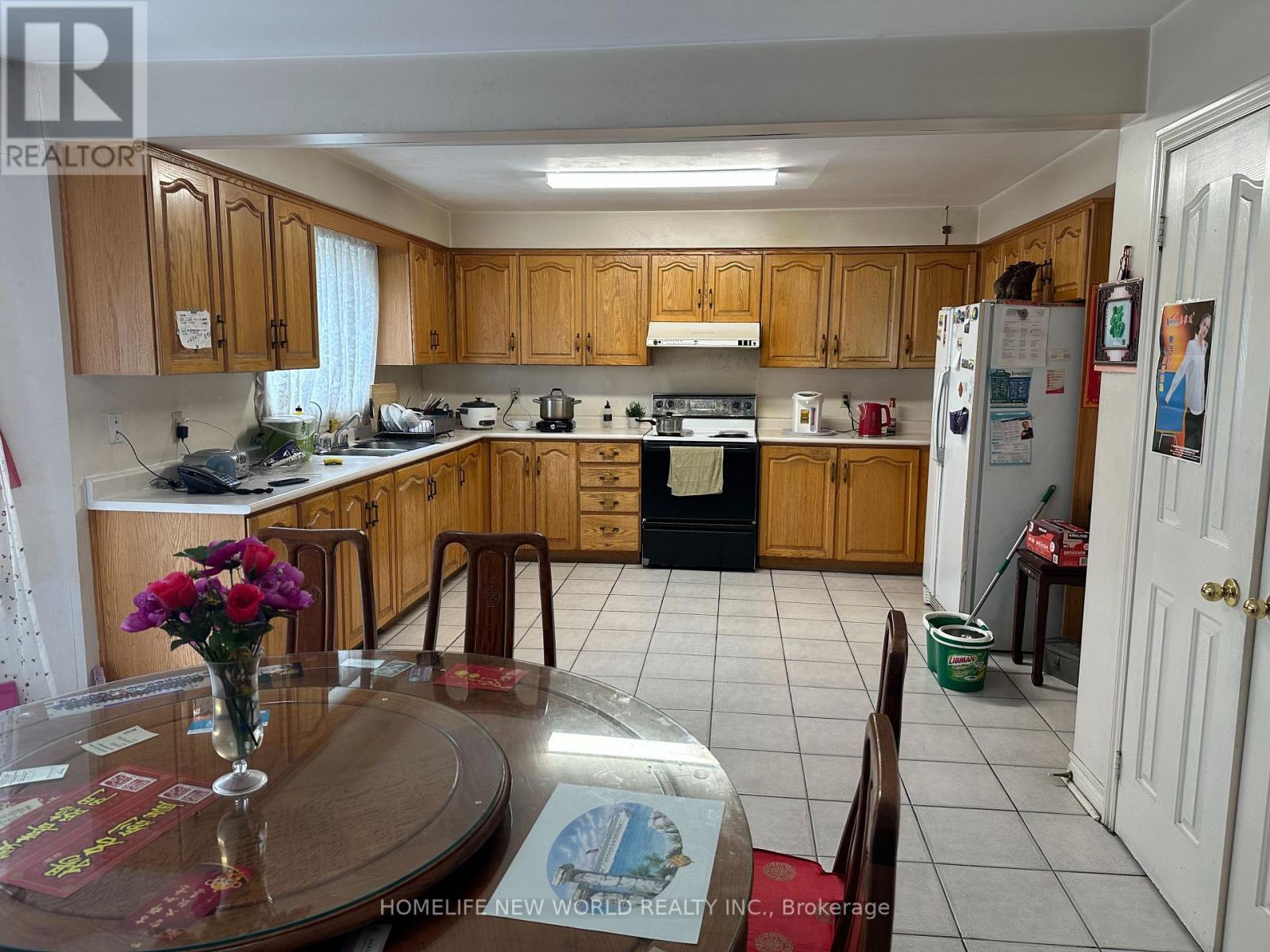 19 Leno Mills Avenue, Richmond Hill, Ontario  L4S 1J3 - Photo 9 - N12567670