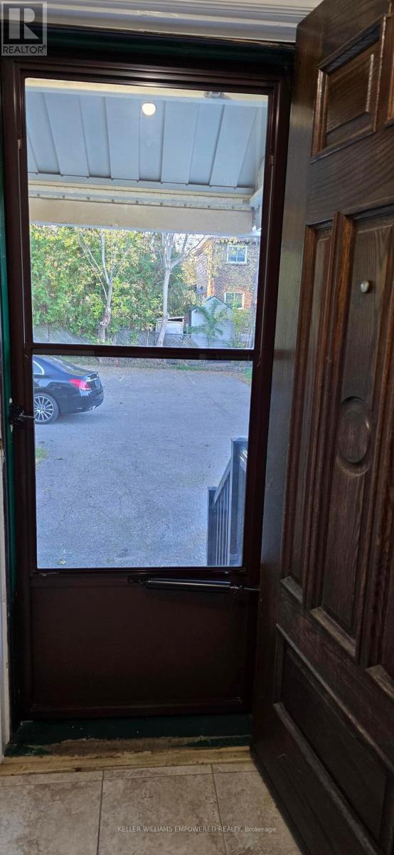 Main Floor - 89 Centre Street E, Richmond Hill, Ontario  L4C 1A3 - Photo 2 - N12567696