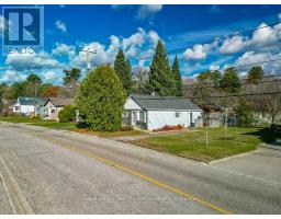 9 HILLCREST AVENUE, Parry Sound, Ontario