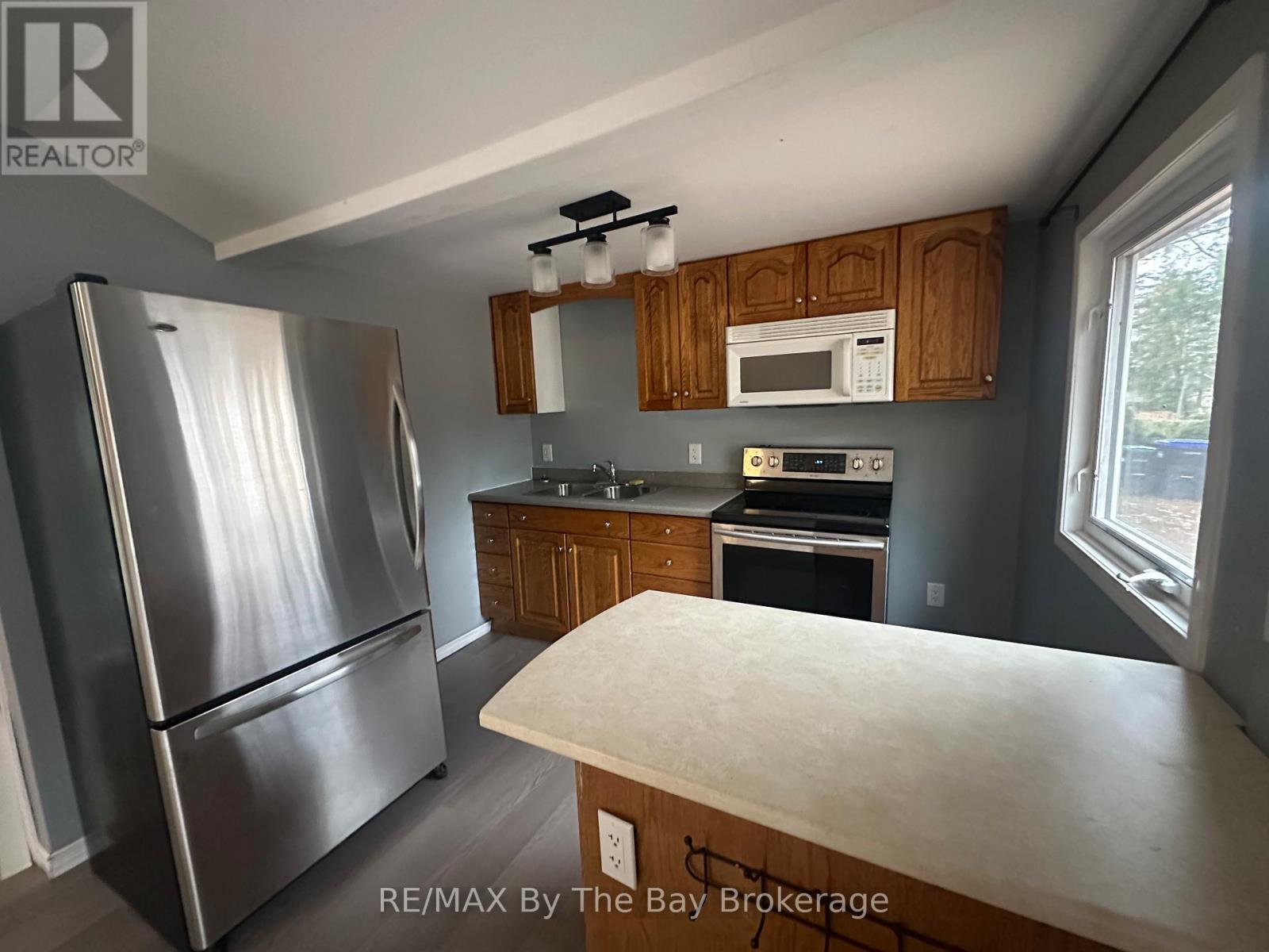 86 30th Street N, Wasaga Beach, Ontario  L9Z 2C8 - Photo 4 - S12542442