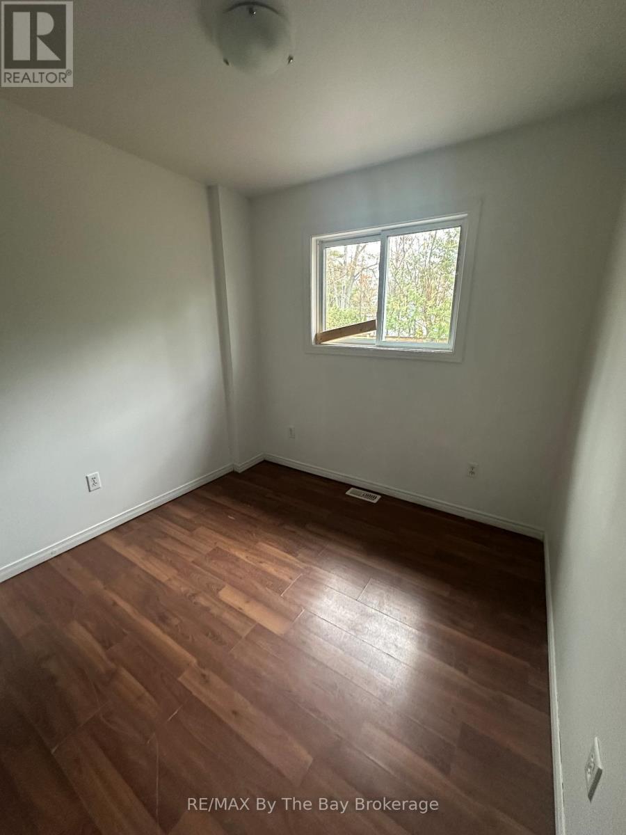 86 30th Street N, Wasaga Beach, Ontario  L9Z 2C8 - Photo 16 - S12542442