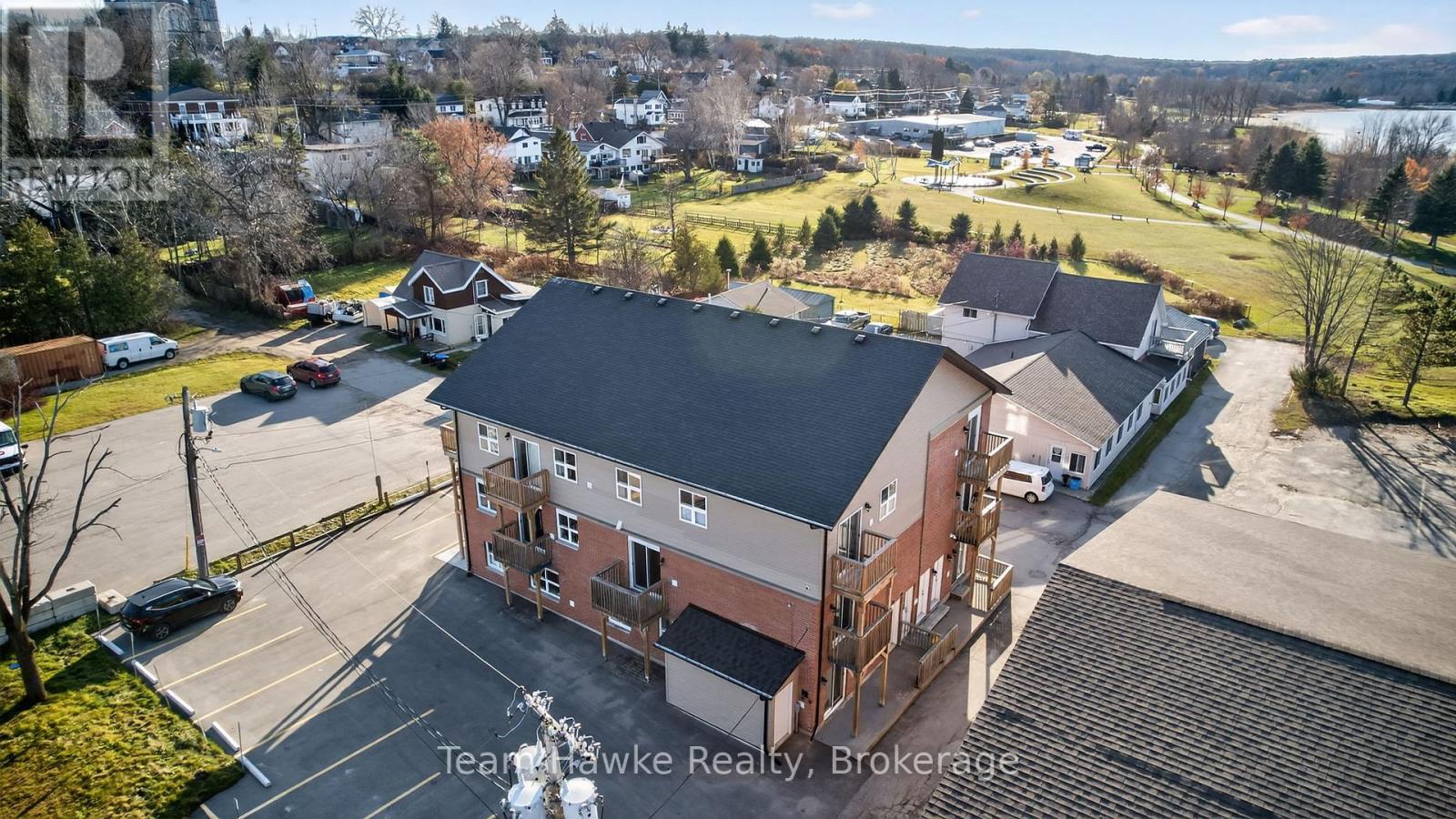 2 Tessier Drive, Penetanguishene, Ontario  L9M 1V4 - Photo 10 - S12567720