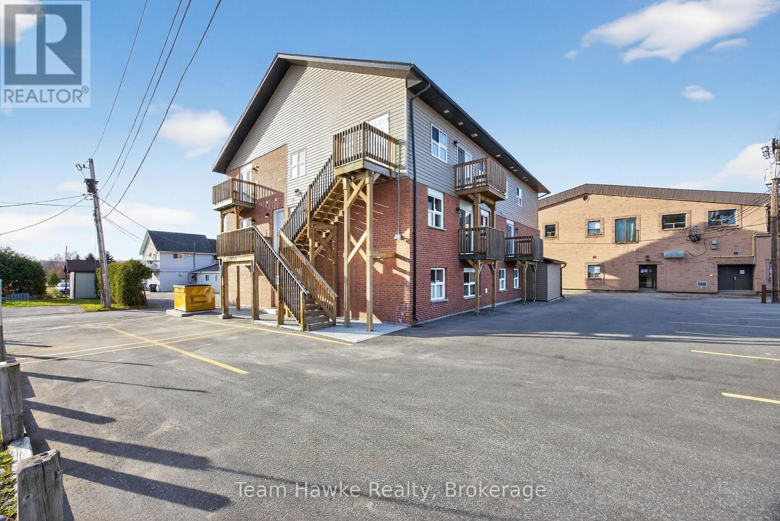 2 Tessier Drive, Penetanguishene, Ontario  L9M 1V4 - Photo 4 - S12567720