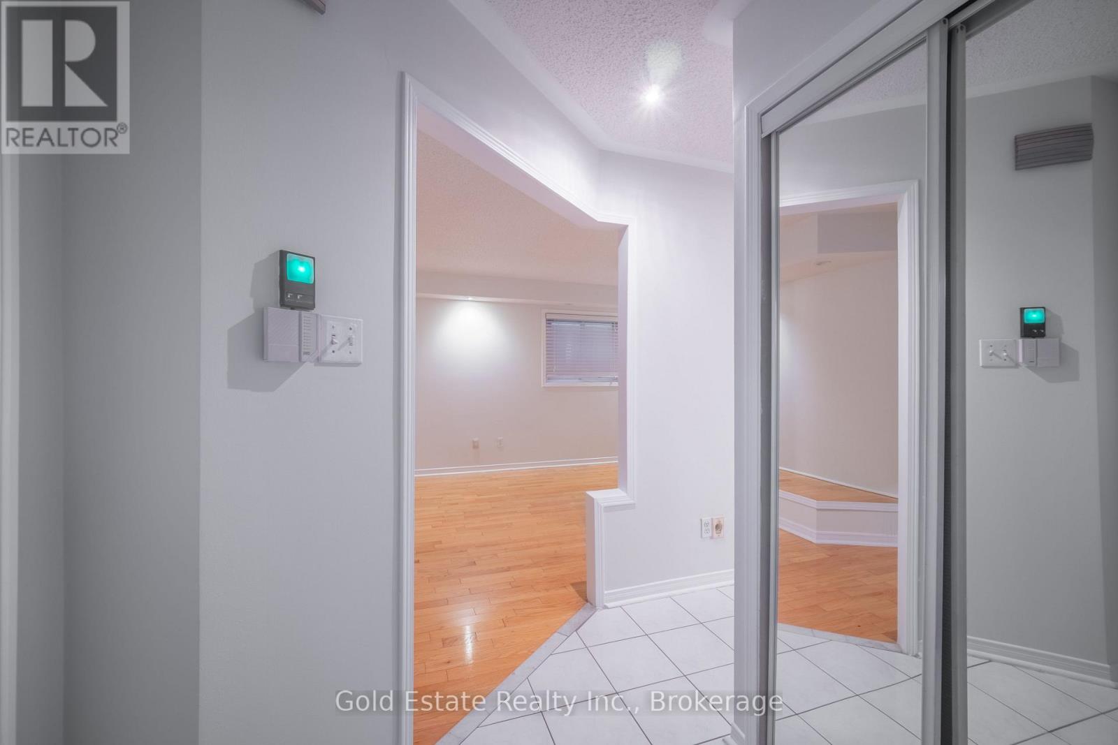 3850 Cedar Hedge Rise, Mississauga, Ontario  L5N 6X2 - Photo 10 - W12567494