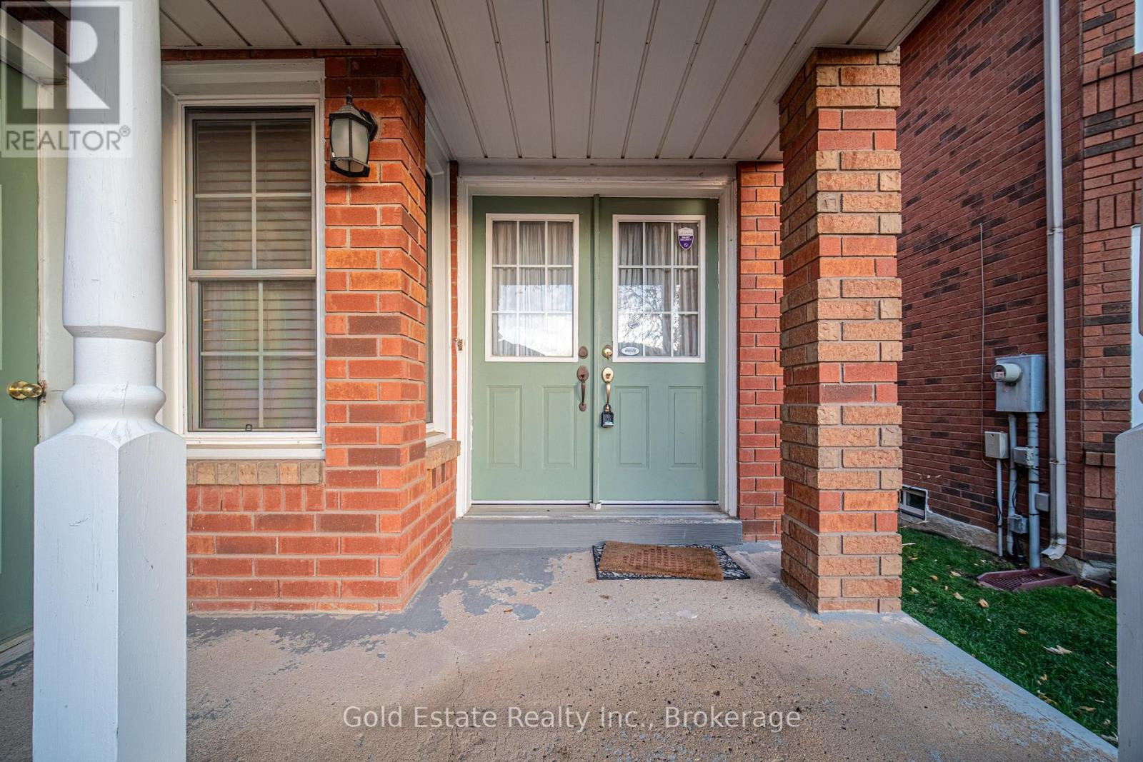 3850 Cedar Hedge Rise, Mississauga, Ontario  L5N 6X2 - Photo 4 - W12567494