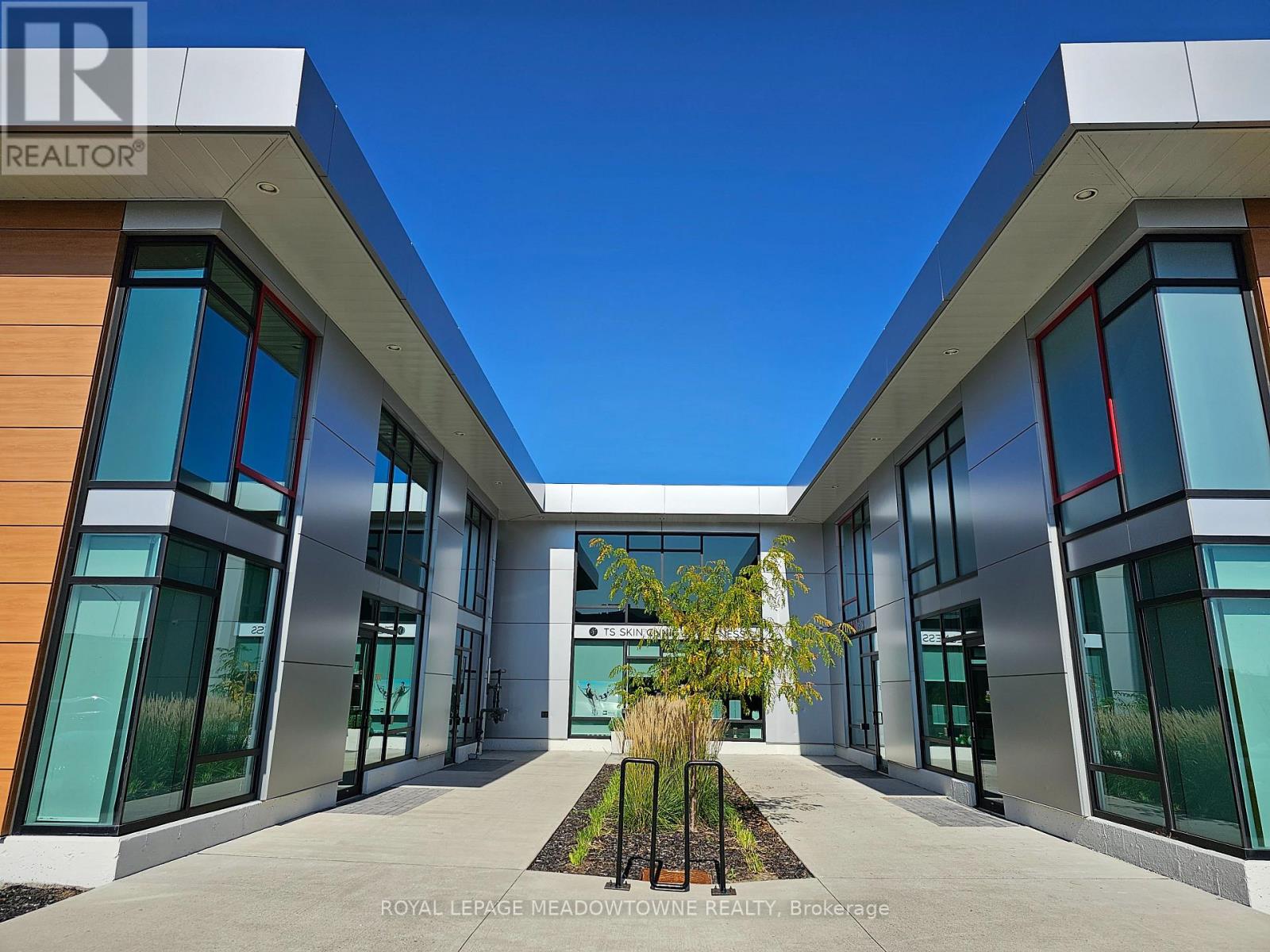 11 - 2578 Bristol Circle, Oakville, Ontario  L6H 6Z7 - Photo 4 - W12567500