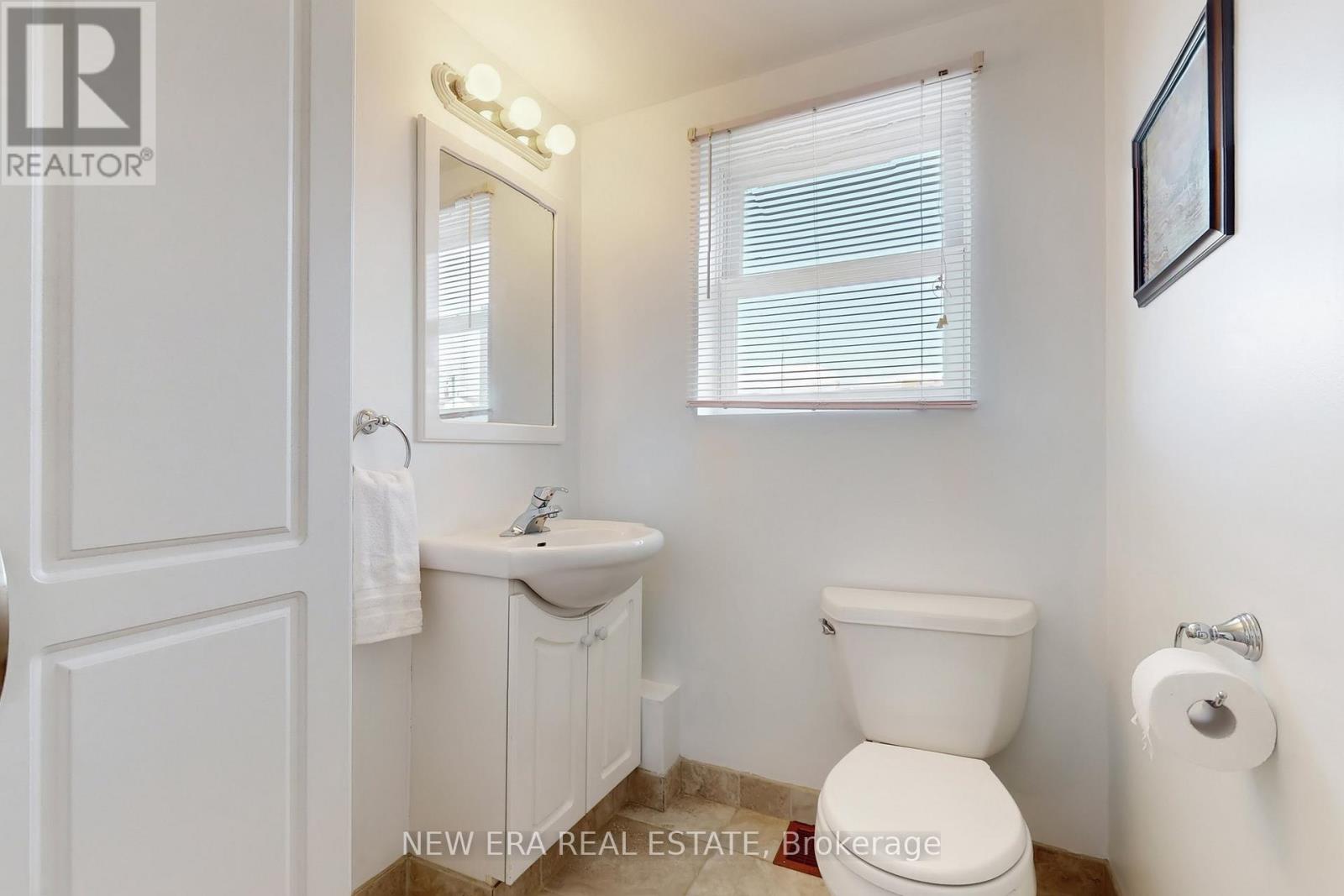 119 Harvie Avenue, Toronto, Ontario  M6E 4K4 - Photo 11 - W12567502