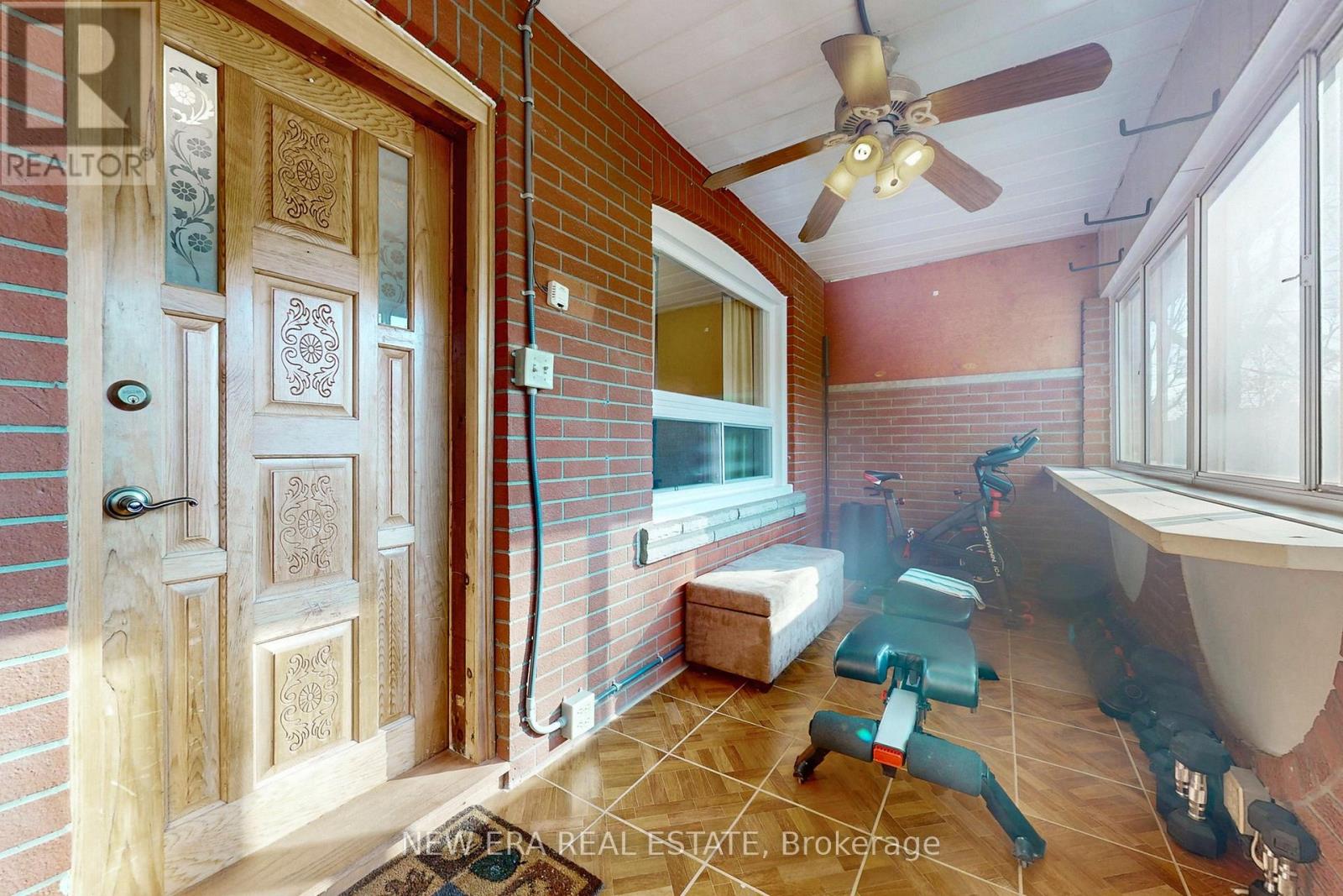 119 Harvie Avenue, Toronto, Ontario  M6E 4K4 - Photo 12 - W12567502