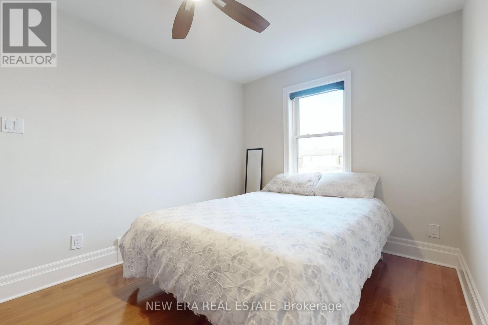 119 Harvie Avenue, Toronto, Ontario  M6E 4K4 - Photo 16 - W12567502