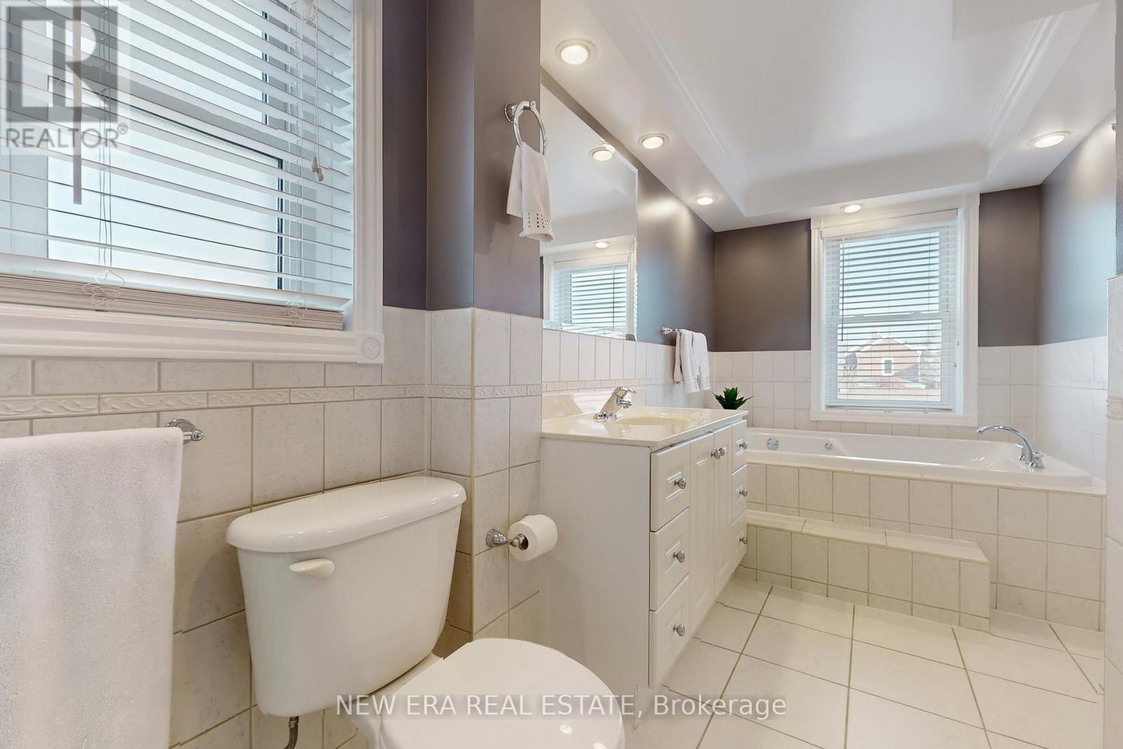 119 Harvie Avenue, Toronto, Ontario  M6E 4K4 - Photo 19 - W12567502