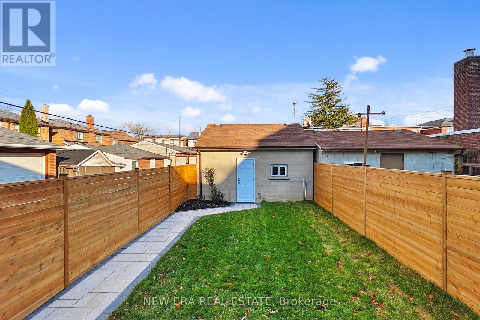 119 Harvie Avenue, Toronto, Ontario  M6E 4K4 - Photo 21 - W12567502