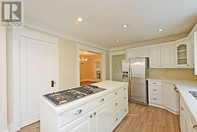 81 Chisholm Street, Oakville, Ontario  L6K 3H8 - Photo 9 - W12567506