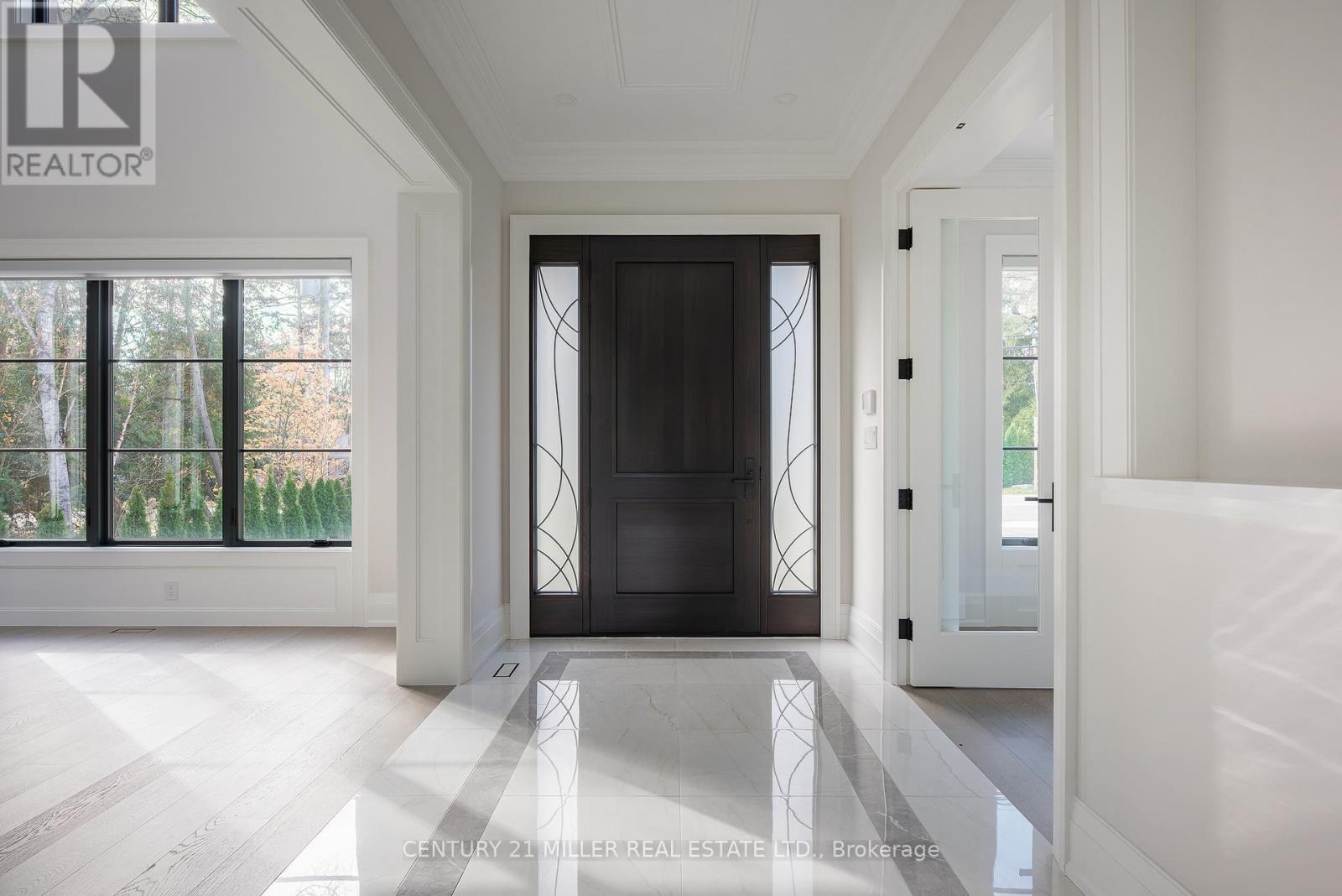 481 Chartwell Road, Oakville, Ontario  L6J 4A6 - Photo 3 - W12567570