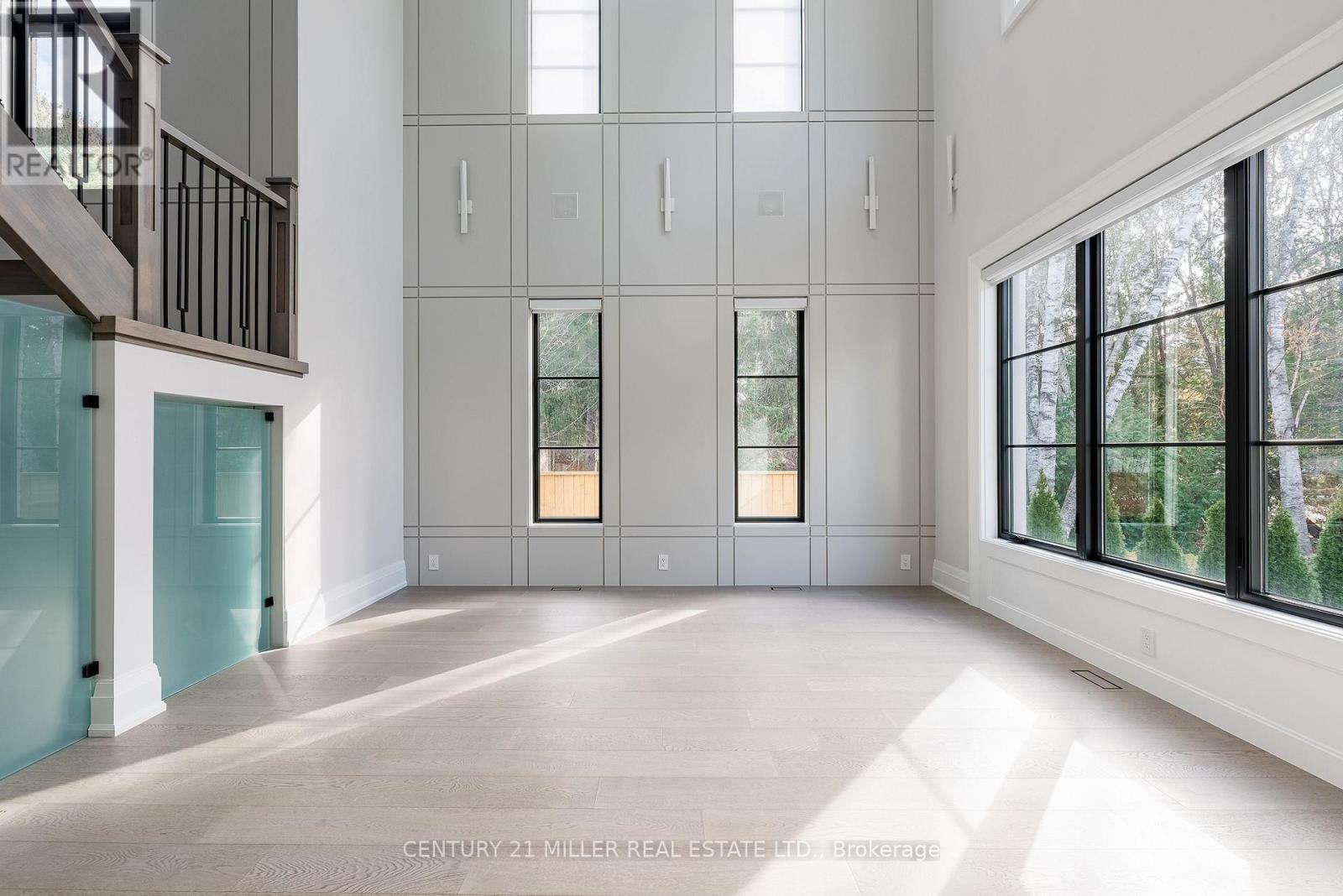 481 Chartwell Road, Oakville, Ontario  L6J 4A6 - Photo 5 - W12567570