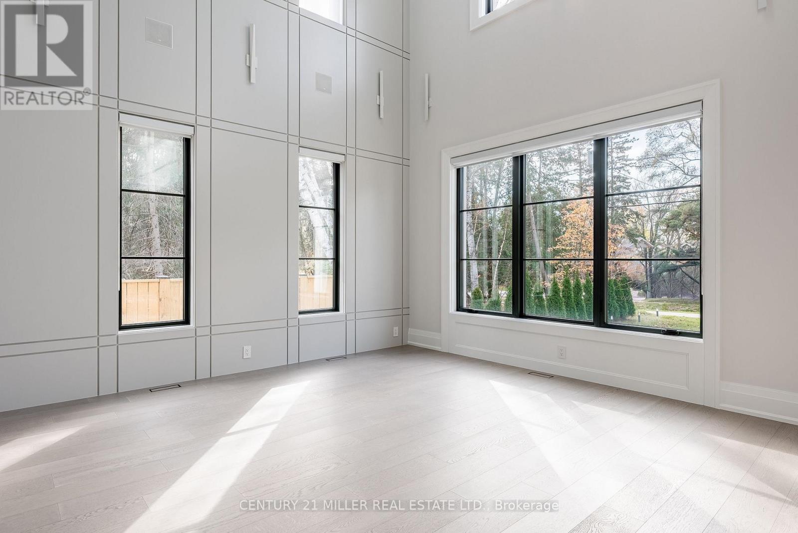 481 Chartwell Road, Oakville, Ontario  L6J 4A6 - Photo 6 - W12567570