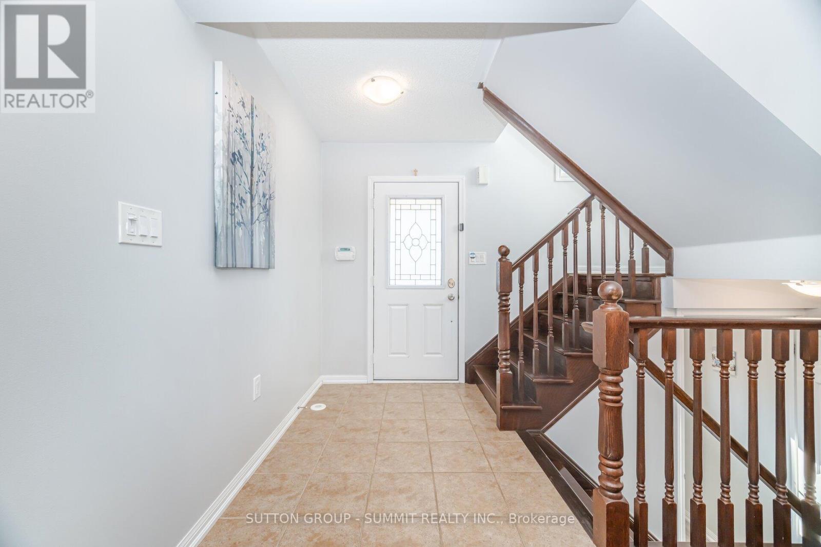 891 Mcewan Drive, Milton, Ontario  L9T 6P5 - Photo 4 - W12567576