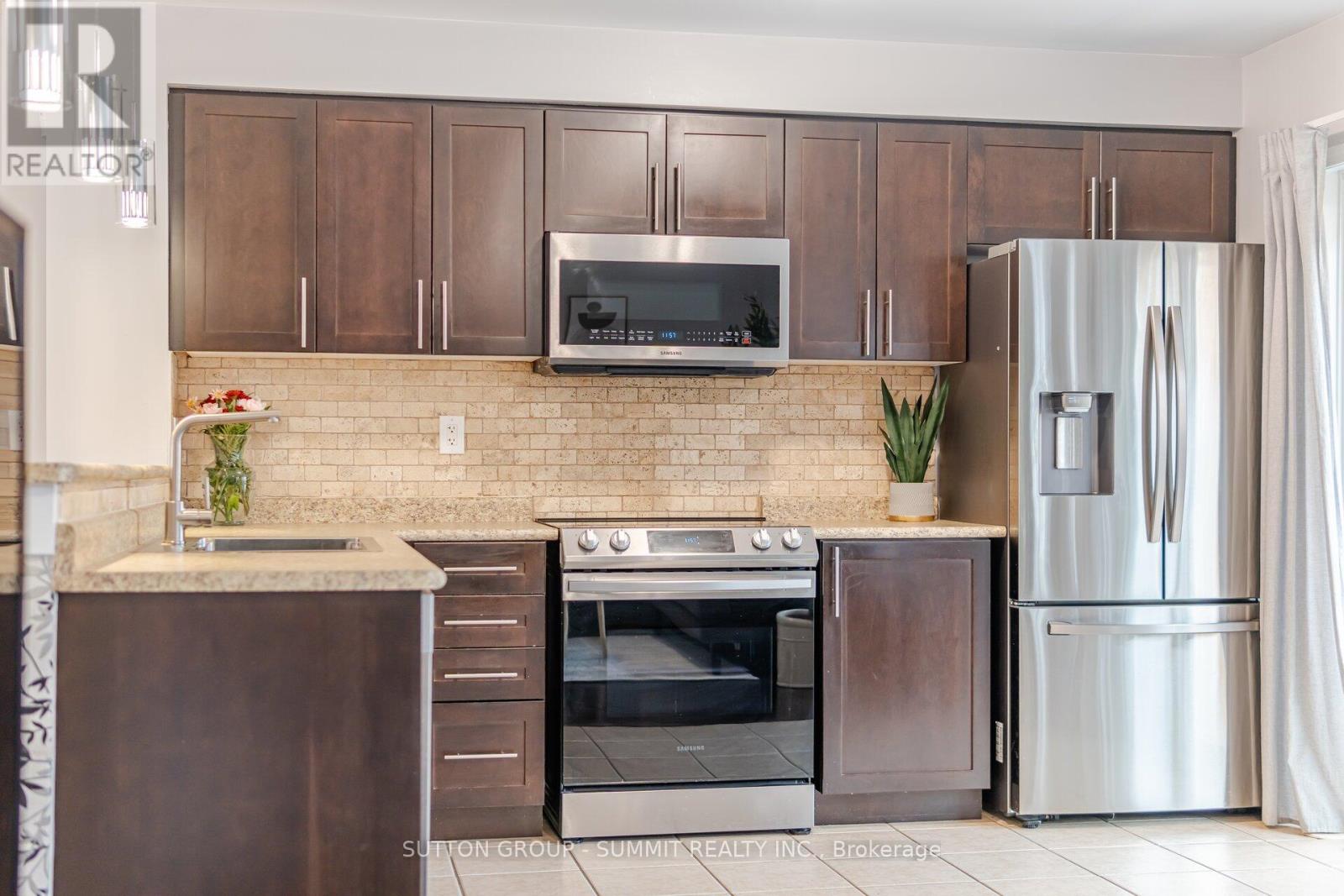 891 Mcewan Drive, Milton, Ontario  L9T 6P5 - Photo 8 - W12567576