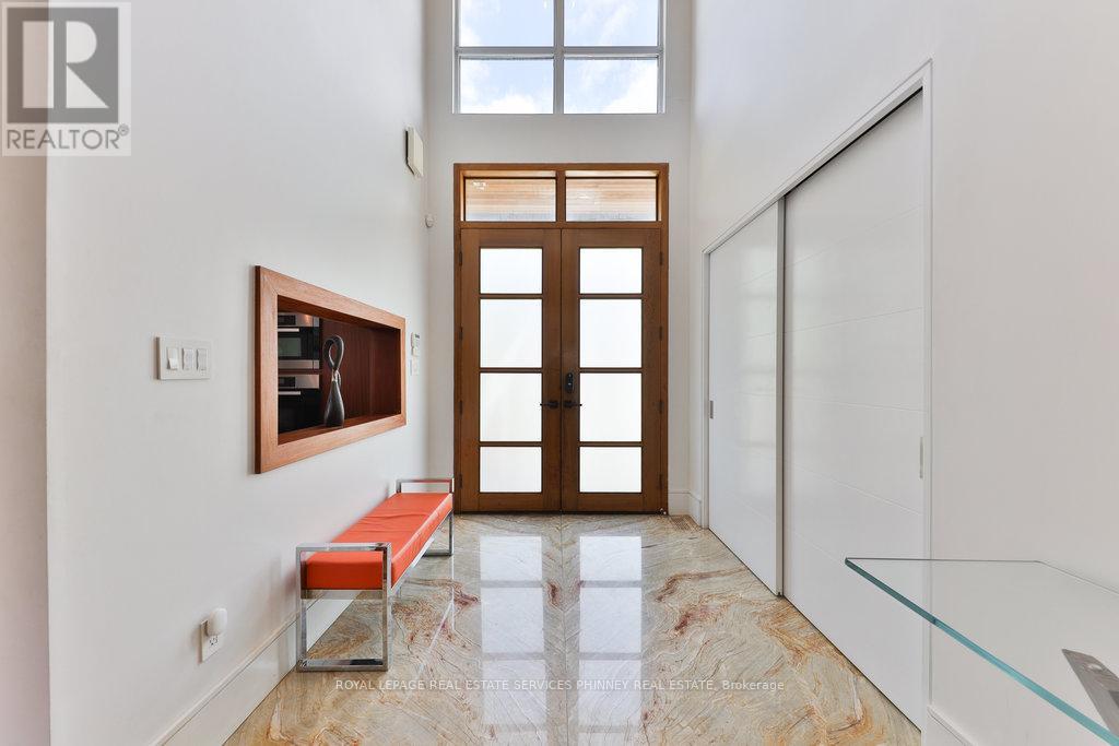 622 Kozel Court, Mississauga, Ontario  L4Z 4E4 - Photo 4 - W12567626