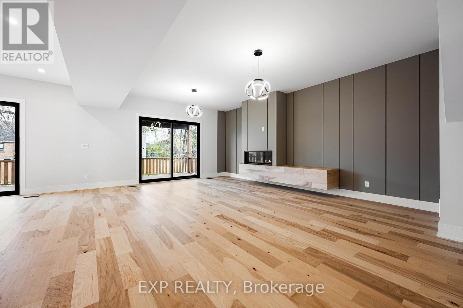 14 Walsh Avenue, Toronto, Ontario  M9M 1B6 - Photo 10 - W12567628