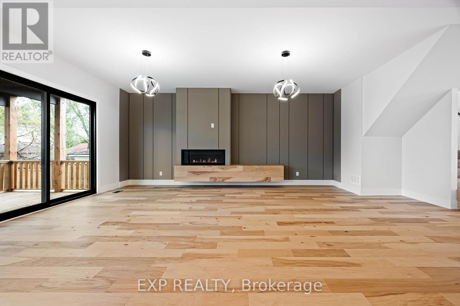 14 Walsh Avenue, Toronto, Ontario  M9M 1B6 - Photo 11 - W12567628