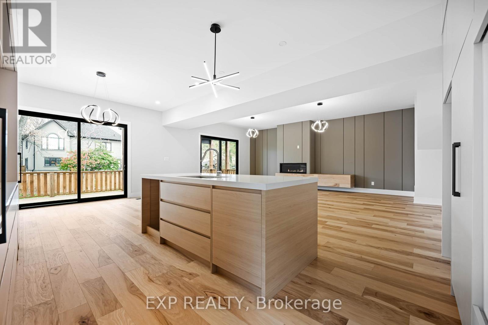 14 Walsh Avenue, Toronto, Ontario  M9M 1B6 - Photo 18 - W12567628