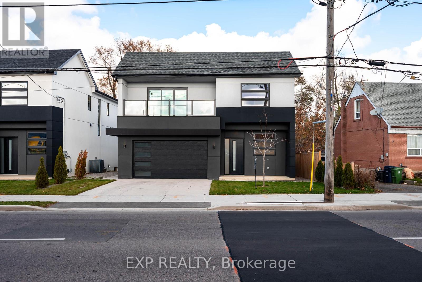 14 Walsh Avenue, Toronto, Ontario  M9M 1B6 - Photo 2 - W12567628