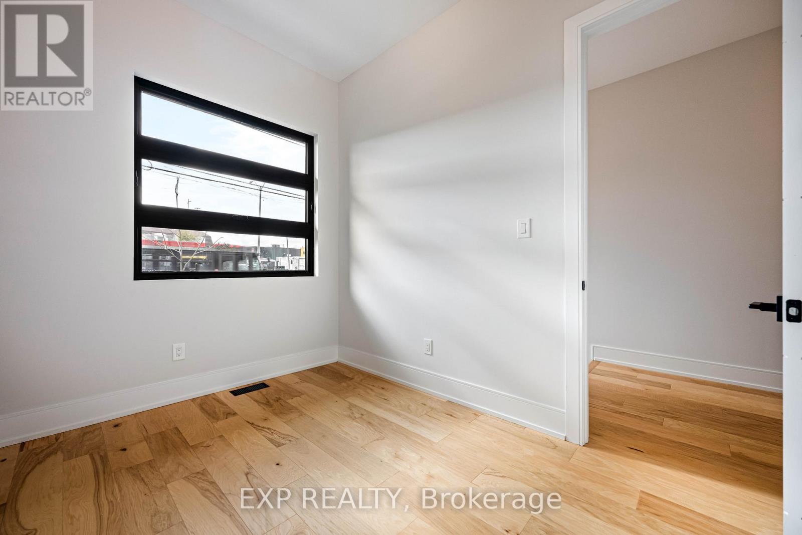 14 Walsh Avenue, Toronto, Ontario  M9M 1B6 - Photo 21 - W12567628