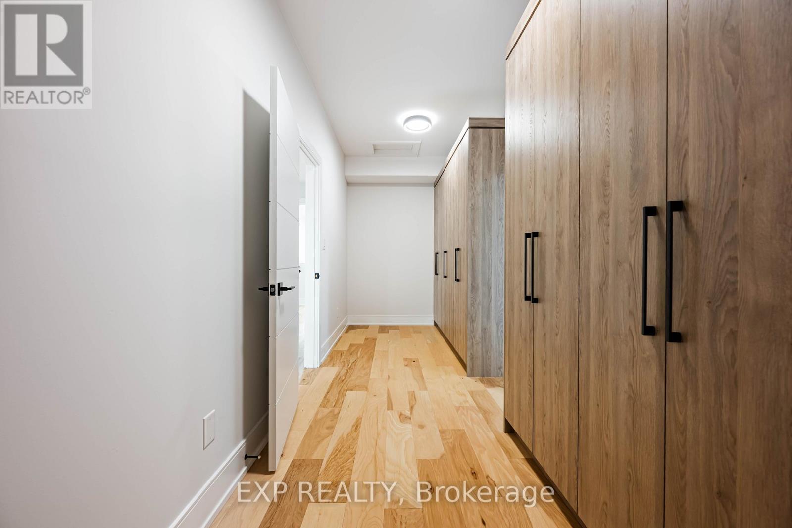 14 Walsh Avenue, Toronto, Ontario  M9M 1B6 - Photo 27 - W12567628