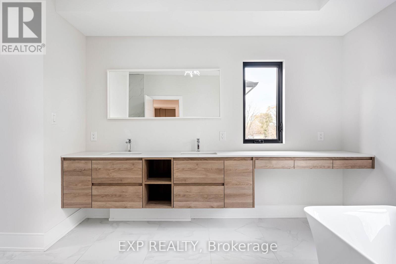 14 Walsh Avenue, Toronto, Ontario  M9M 1B6 - Photo 29 - W12567628