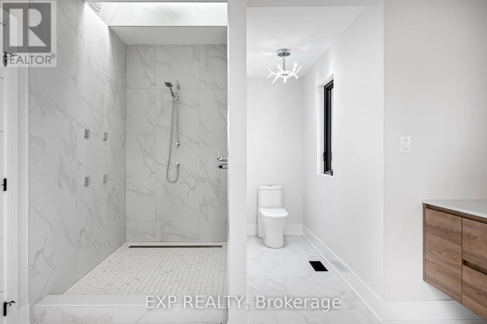 14 Walsh Avenue, Toronto, Ontario  M9M 1B6 - Photo 31 - W12567628