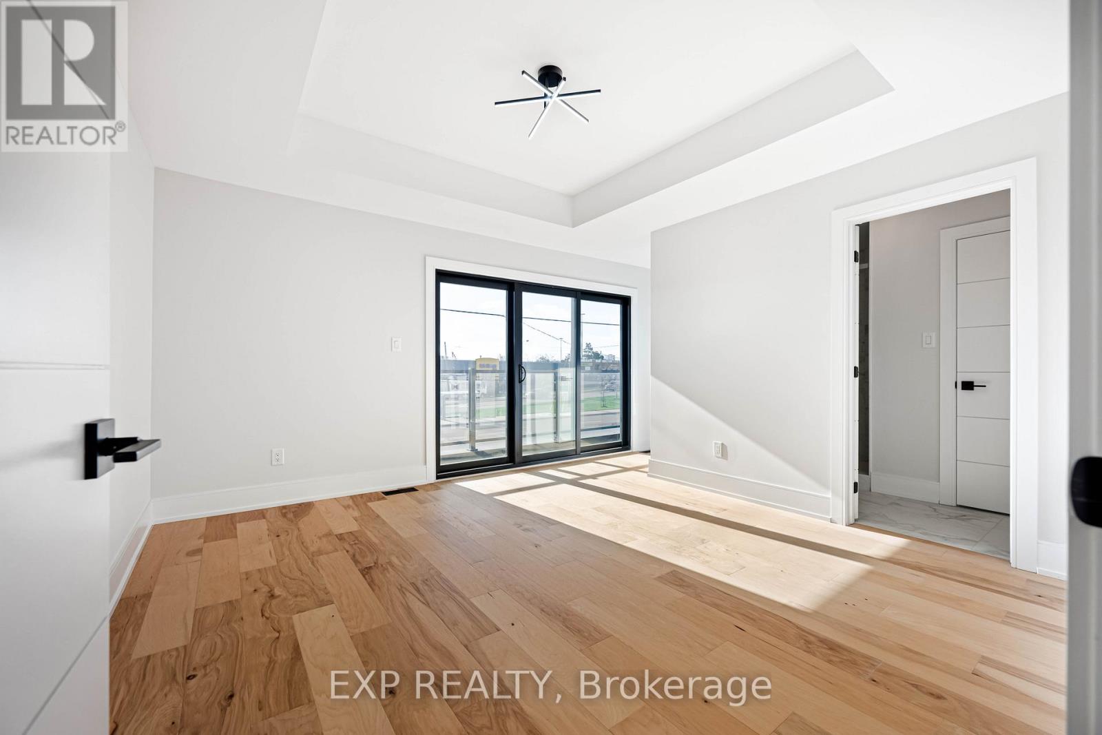 14 Walsh Avenue, Toronto, Ontario  M9M 1B6 - Photo 32 - W12567628