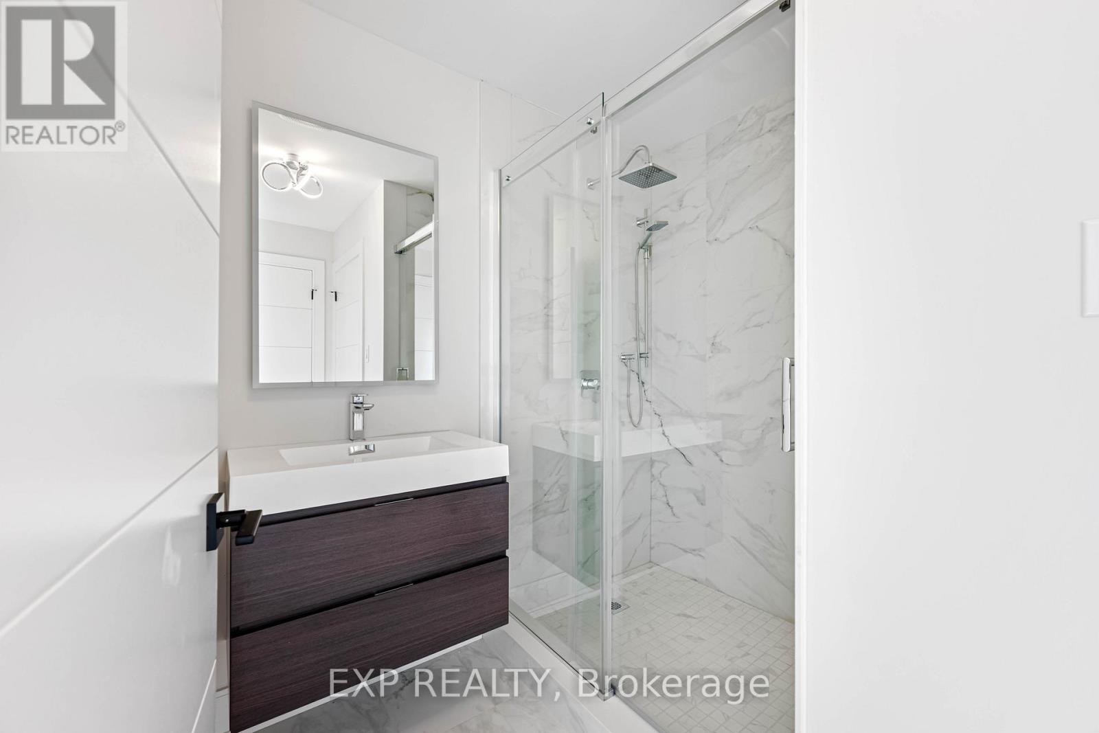 14 Walsh Avenue, Toronto, Ontario  M9M 1B6 - Photo 34 - W12567628