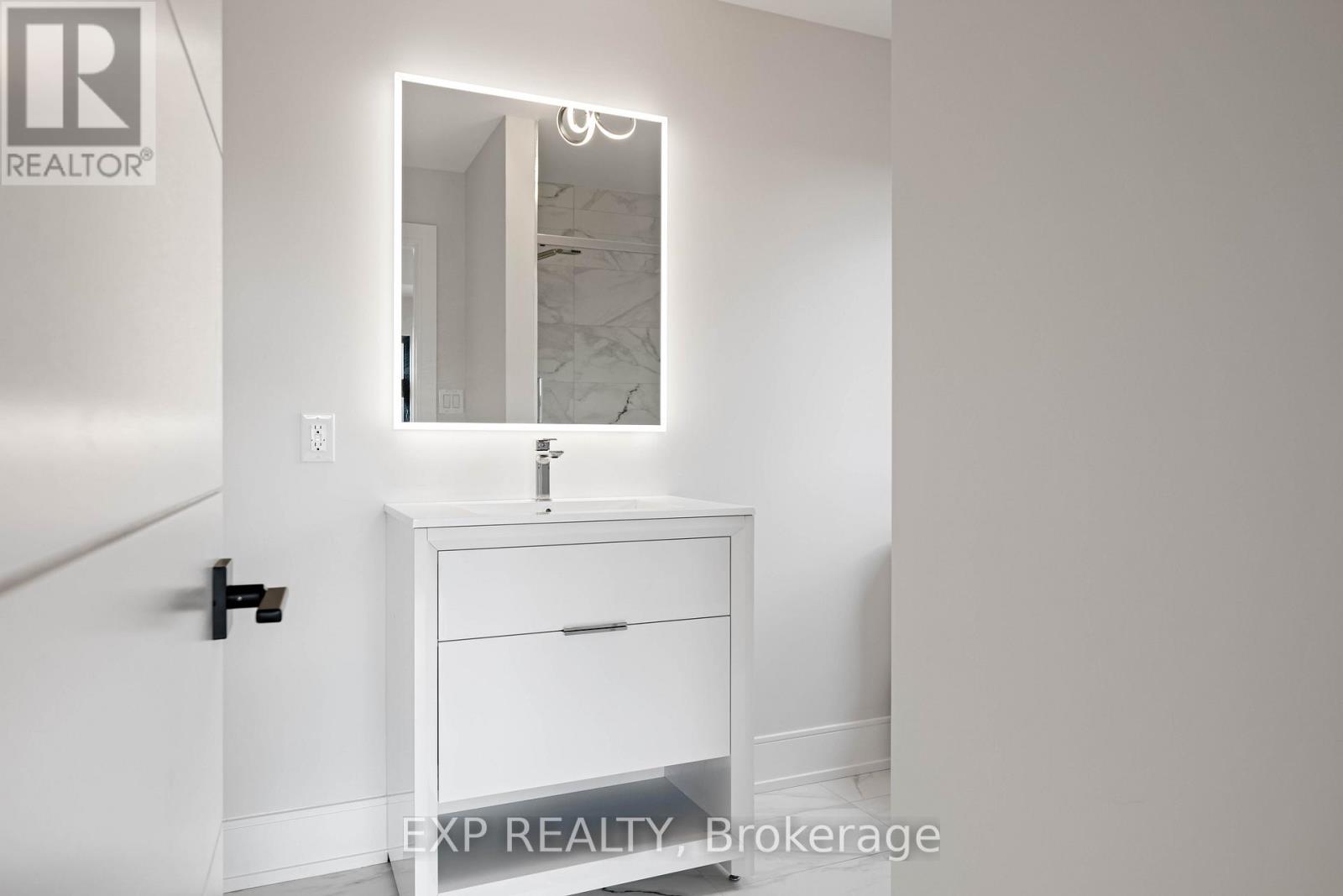 14 Walsh Avenue, Toronto, Ontario  M9M 1B6 - Photo 36 - W12567628