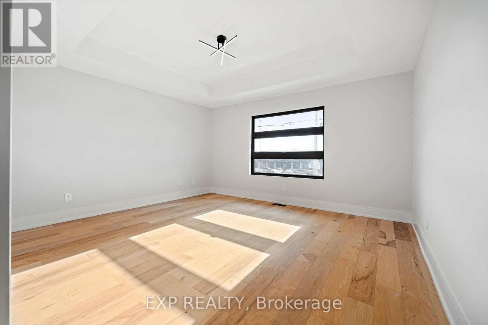 14 Walsh Avenue, Toronto, Ontario  M9M 1B6 - Photo 38 - W12567628