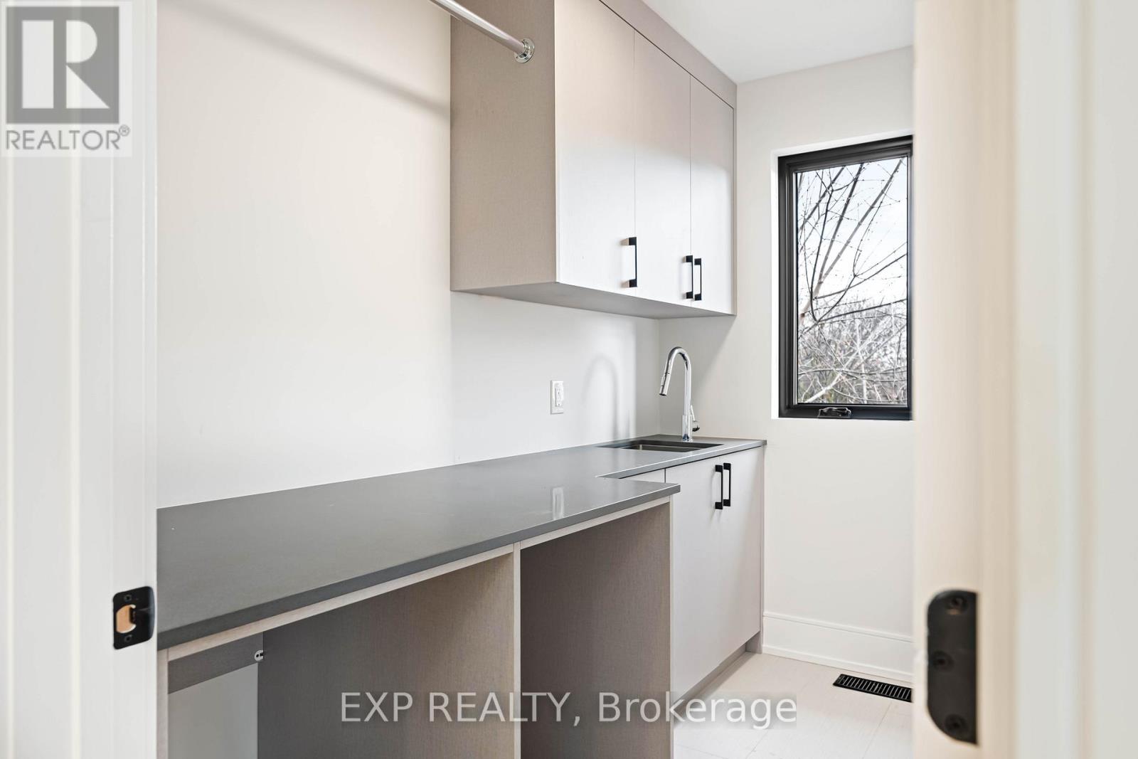 14 Walsh Avenue, Toronto, Ontario  M9M 1B6 - Photo 39 - W12567628