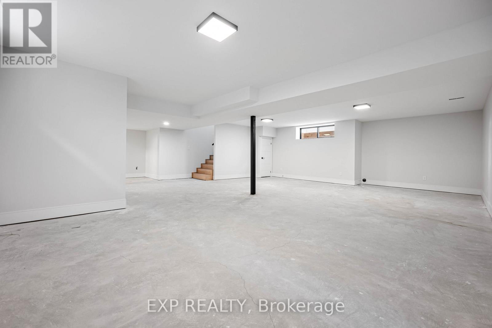 14 Walsh Avenue, Toronto, Ontario  M9M 1B6 - Photo 41 - W12567628