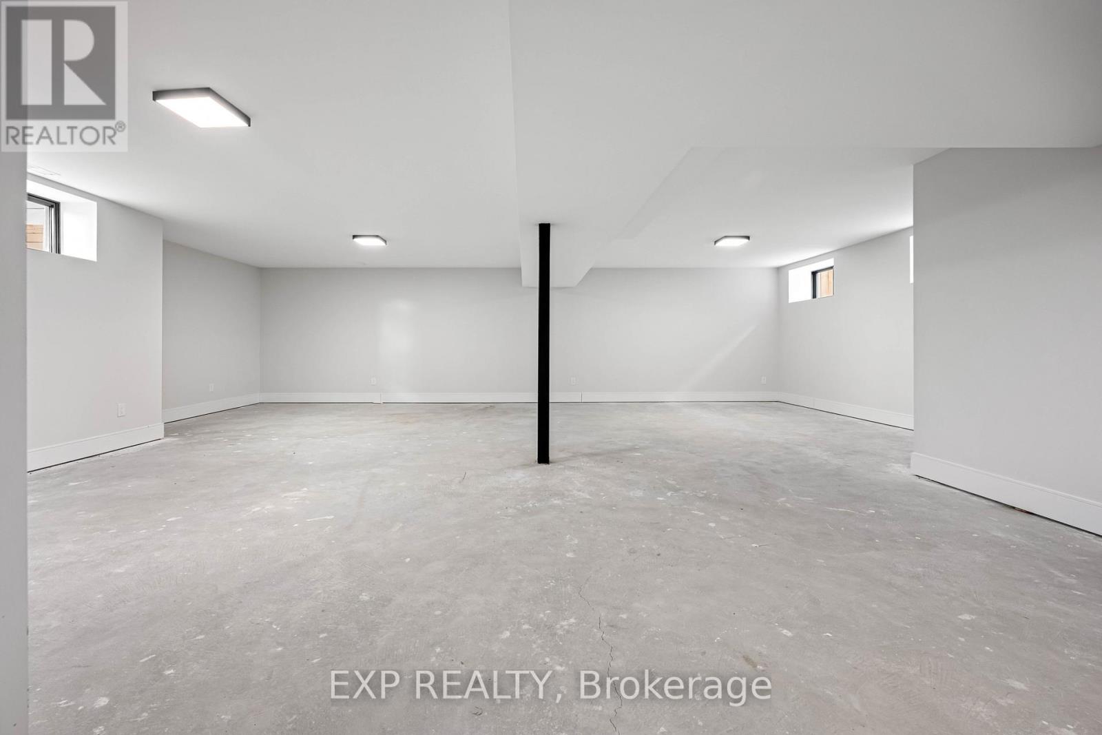 14 Walsh Avenue, Toronto, Ontario  M9M 1B6 - Photo 42 - W12567628